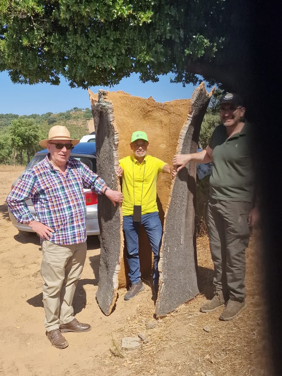 Luis Ángel y el CEO de Gruart con el Director Técnico en la SACA 2024